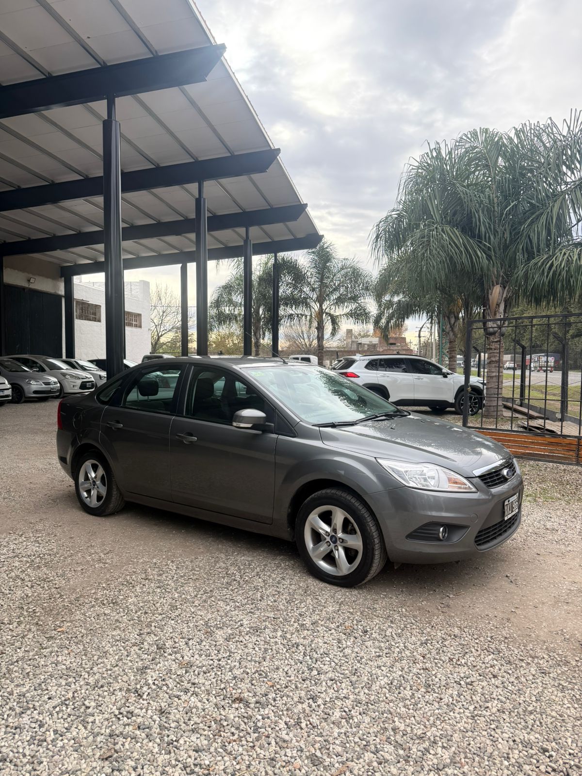 FORD - FOCUS  EXE   2.0  - MANUAL   - 2011